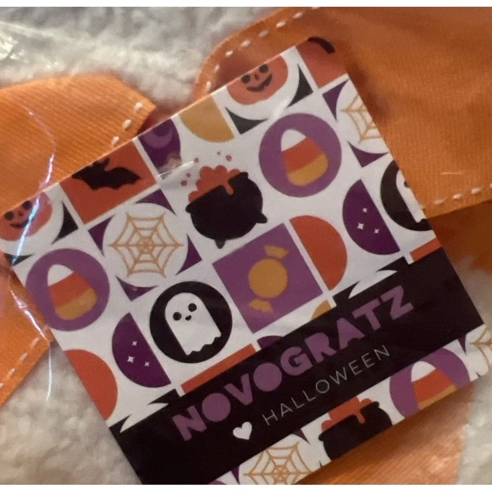 New 2 Halloween Throw Pillows Ghost by Novogratz Smiling Boy And Girl Sherpa